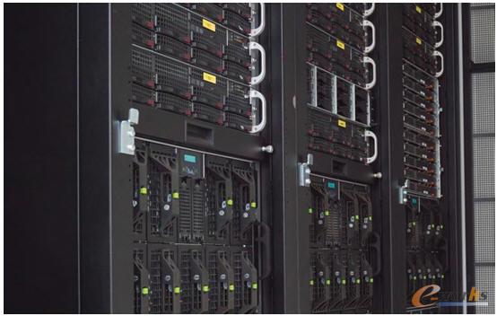 IT4I國家超級計算中心內的集群計算機系統